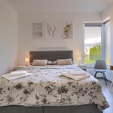 Apartment Modern Two Bedroom “sky View” In Stinjan