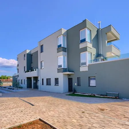 Modern Two Bedroom “sky View” In Stinjan Apartment Pula