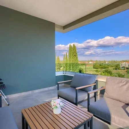 Modern Two Bedroom “sky View” In Stinjan