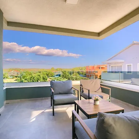 Modern Two Bedroom “sky View” In Stinjan Pola