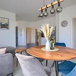 公寓 Modern Two Bedroom “sky View” In Stinjan