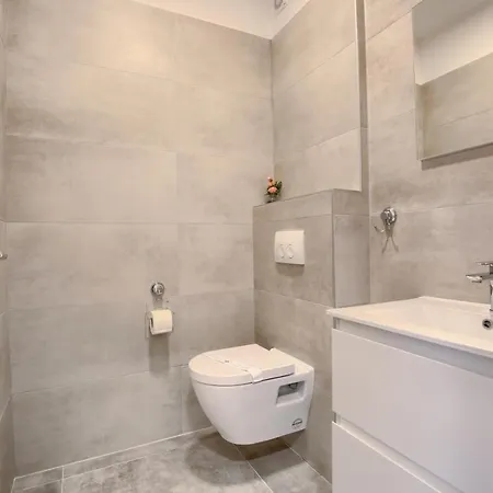 Modern Two Bedroom “sky View” In Stinjan Póla