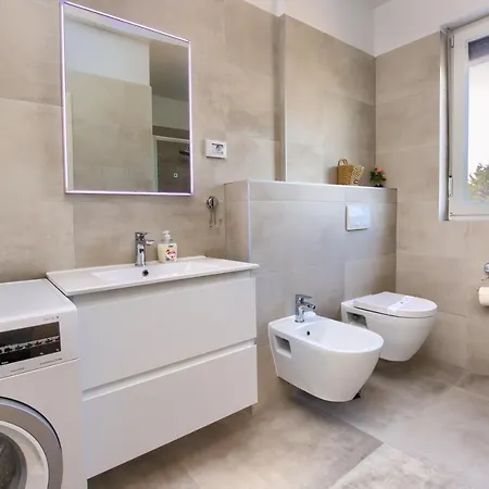 Modern Two Bedroom “sky View” In Stinjan Apartman