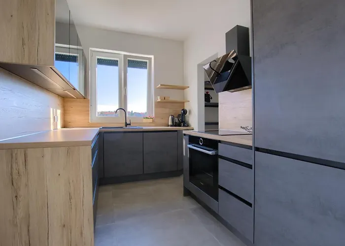 Modern Two Bedroom “sky View” In Stinjan Apartmán *