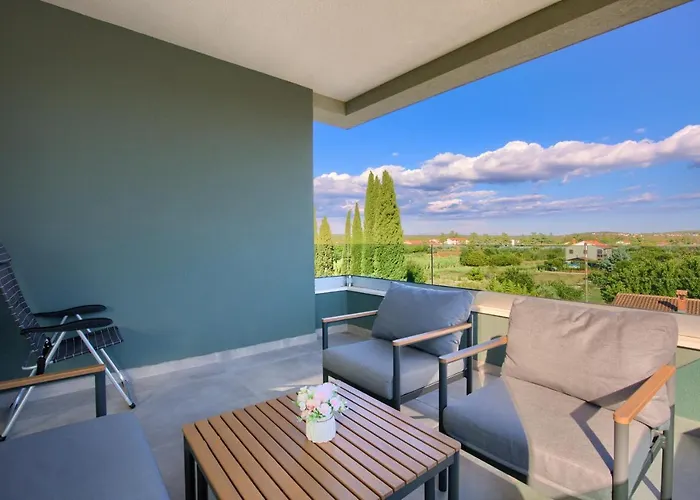 Modern Two Bedroom “sky View” In Stinjan